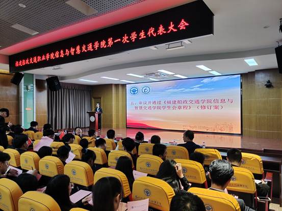 圖片包含 室內, 人, 天花板, 人們

描述已自動生成