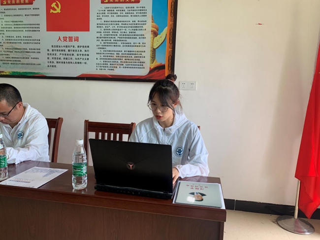 開展“《習(xí)近平談治國理政》第三卷與脫貧攻堅”專題宣講。福建船政交通職業(yè)學(xué)院供圖